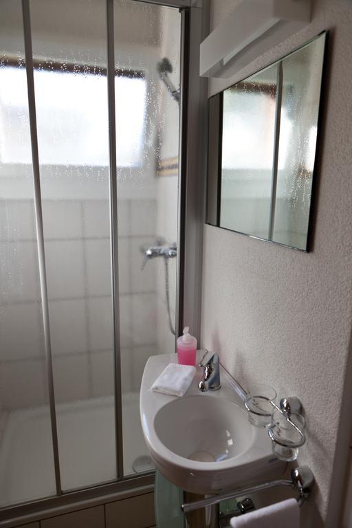 Hotel Garni Simplon Brigerbad Rum bild